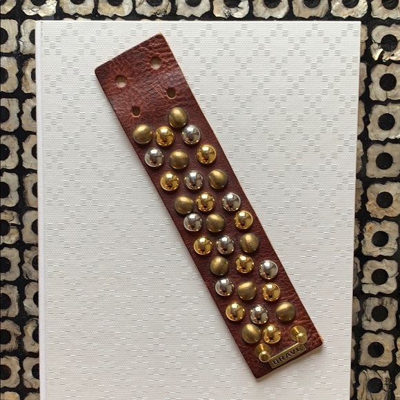 BRAVE // Leather Bracelet - Picture 1 of 4